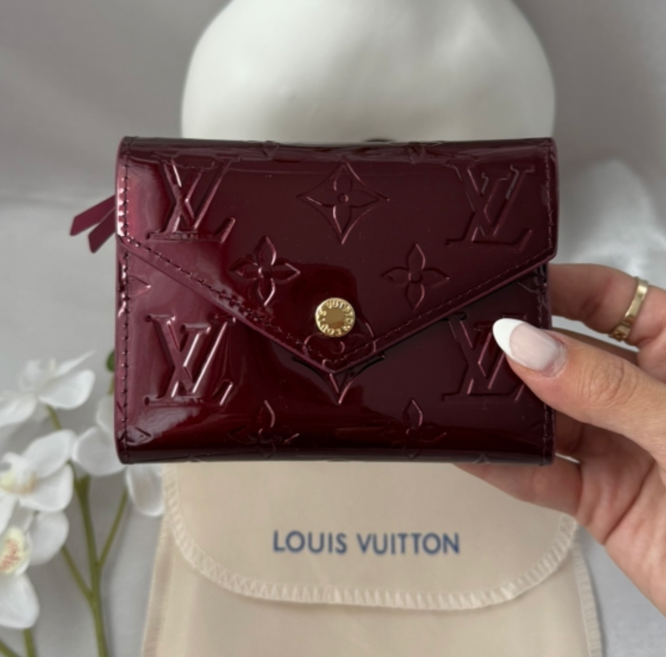 LOUIE PATENT PURSE