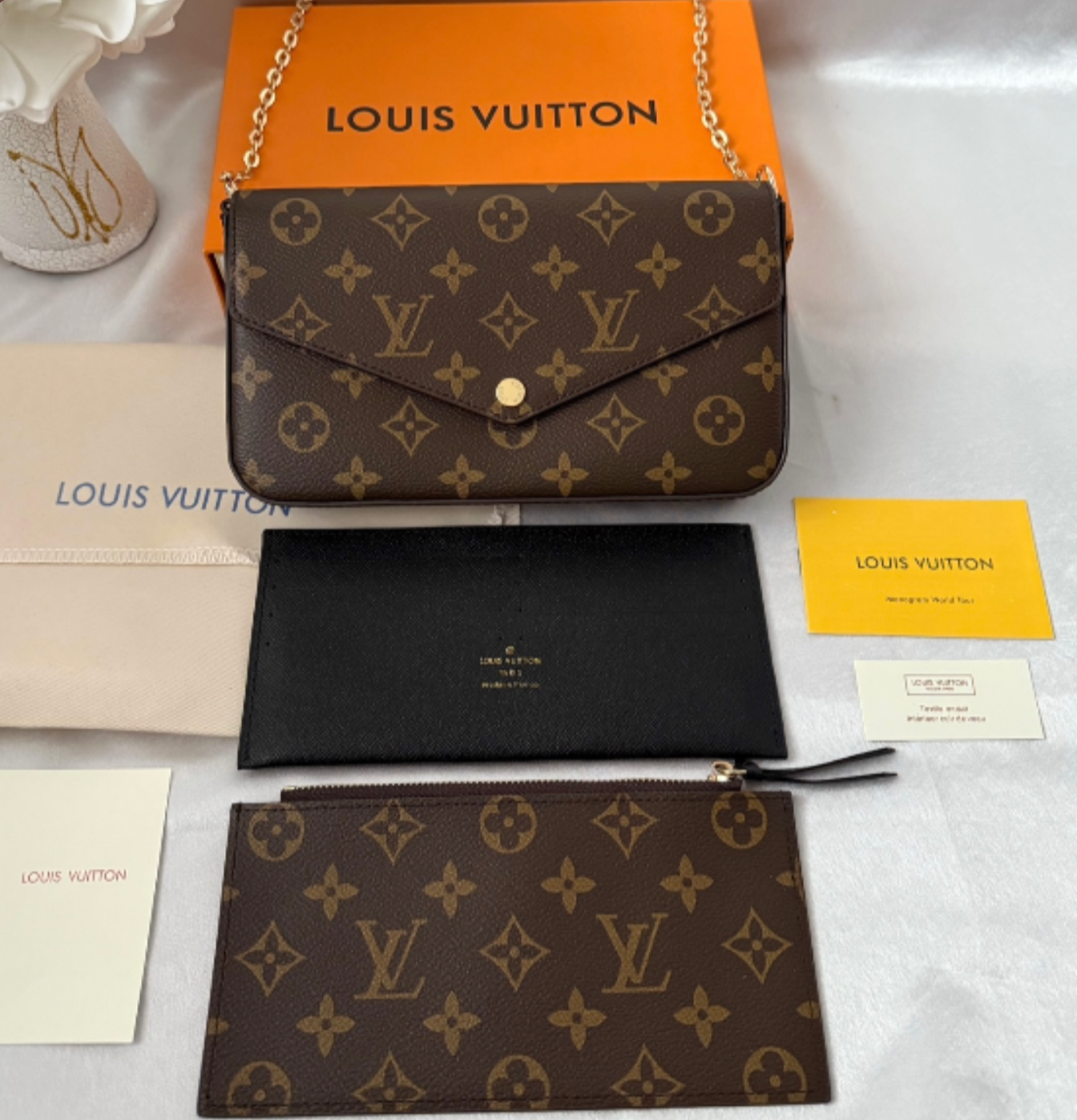 LOUIE POUCHETTE BAG